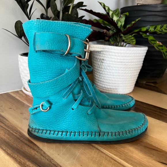 Tread Light Gear leather moccasin boots - Picture 6 of 10